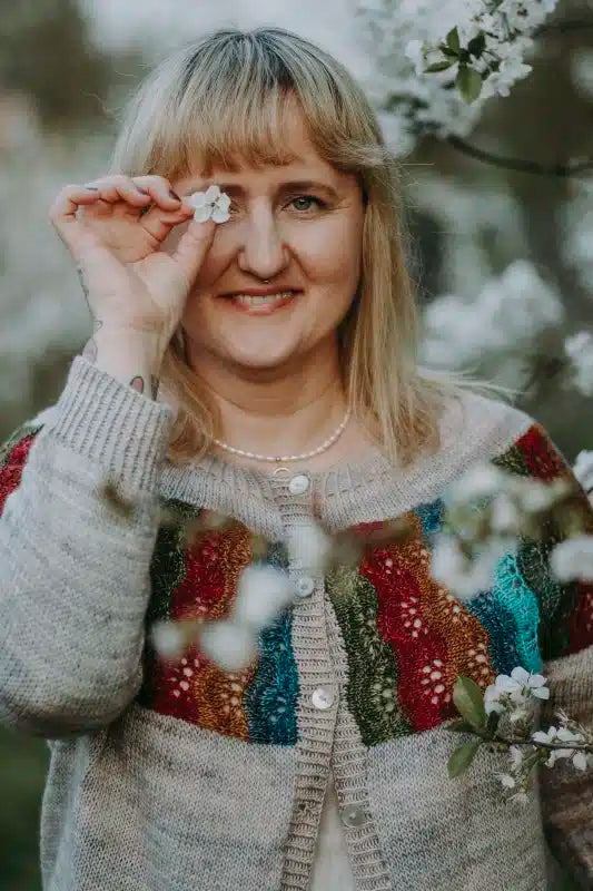 Seasons-of-stitches_Justyna-Lorkowska-laine-publishing_Prism