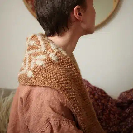 Teti-lutsak_Nivalis-scarf_06