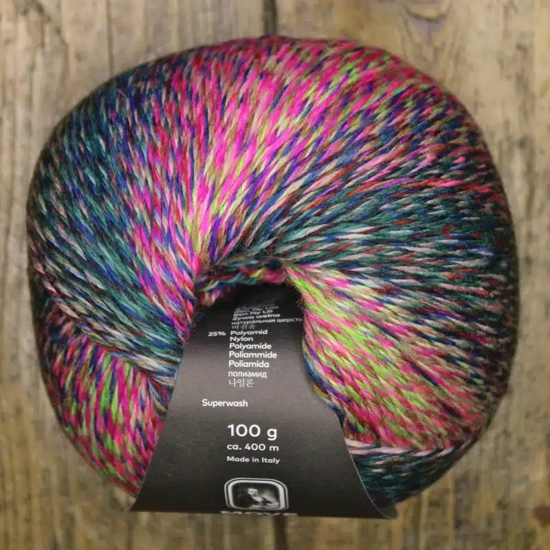Lang_Yarns_Move_1126.0018