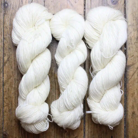 Echeveaux de Raw#5 de Lang Yarns