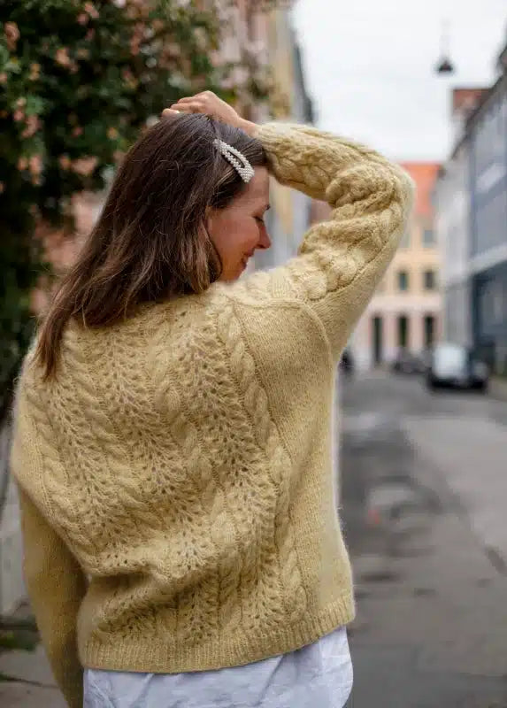 Kutova-Kika_Knits-to-wear_Limoncello