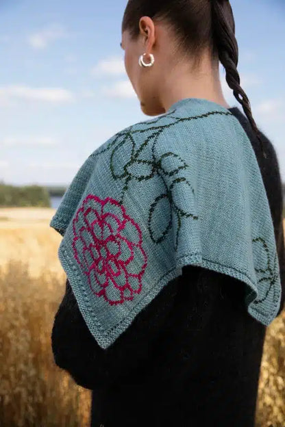 Laine-publishing-dee-hardwicke-jonna-helin_Cultivate-knitting-the-beauty-of-nature_Rose_scarf