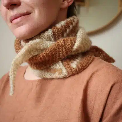 Teti-lutsak_Nivalis-scarf_07