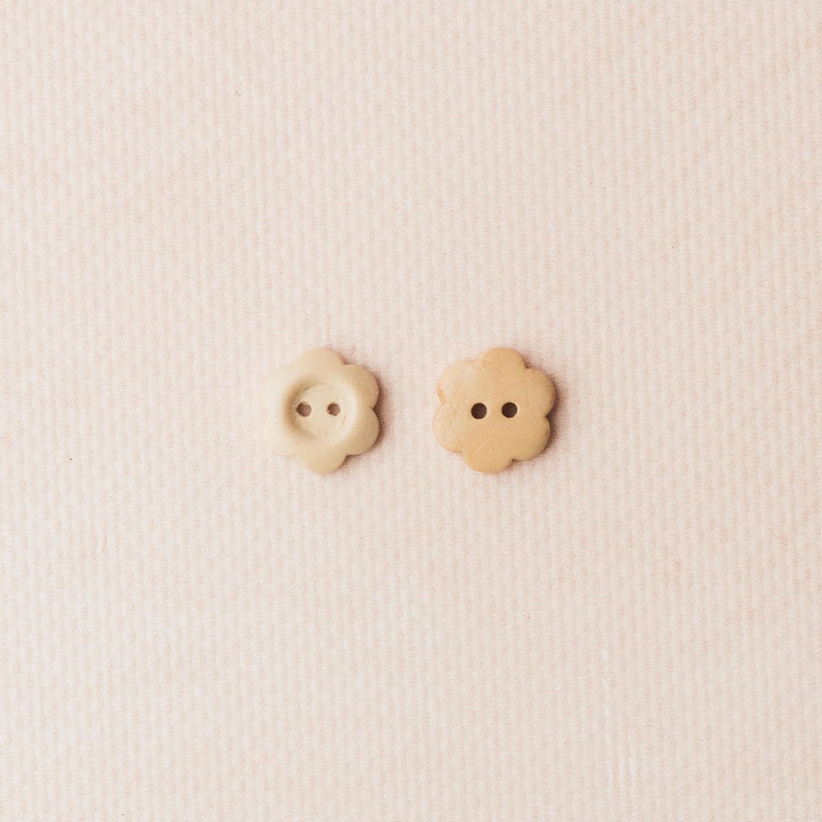 Boutons fleur en bois clair 20 mm - KNITS