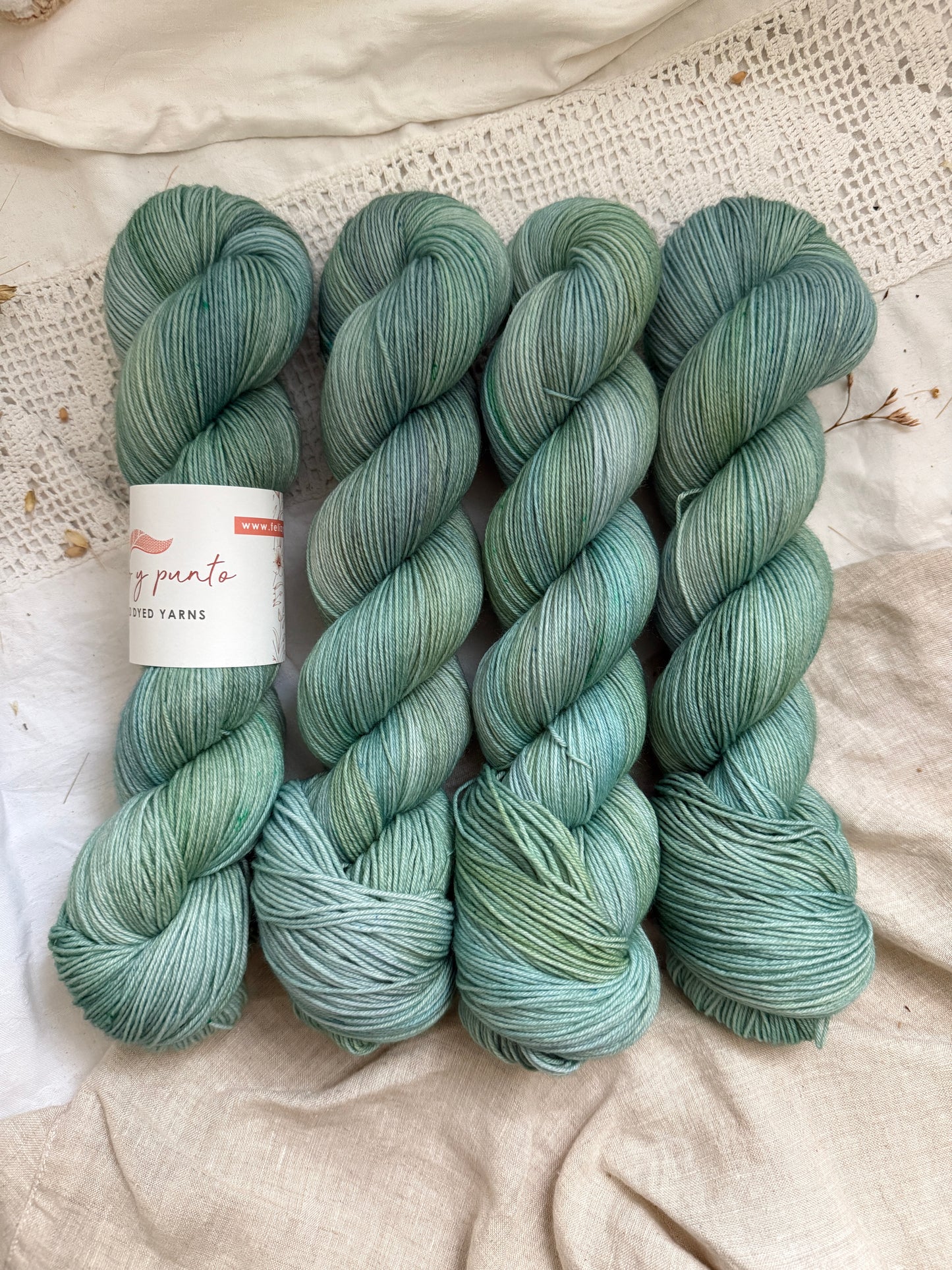 Sock 4 ply - Feliz y punto