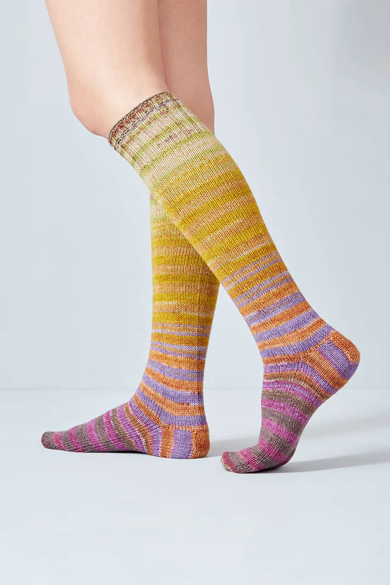 Kit de calcetines Uneek - Urth Yarns