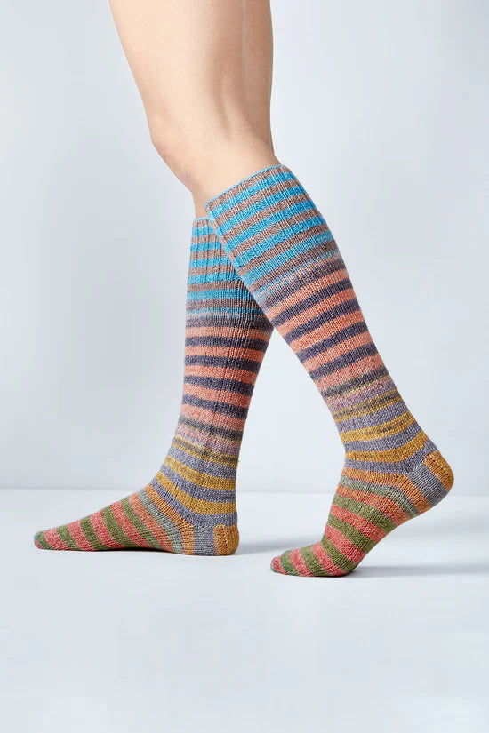 Kit de calcetines Uneek - Urth Yarns
